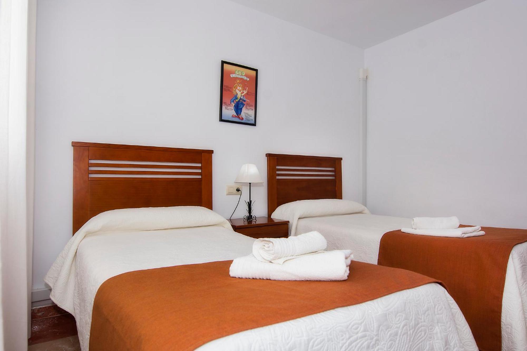 Apartamentos Sol Andaluz Карбонерас Экстерьер фото